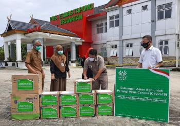 Asian Agri Serahkan Bantuan APD untuk Puskesmas Perawatan Tapung